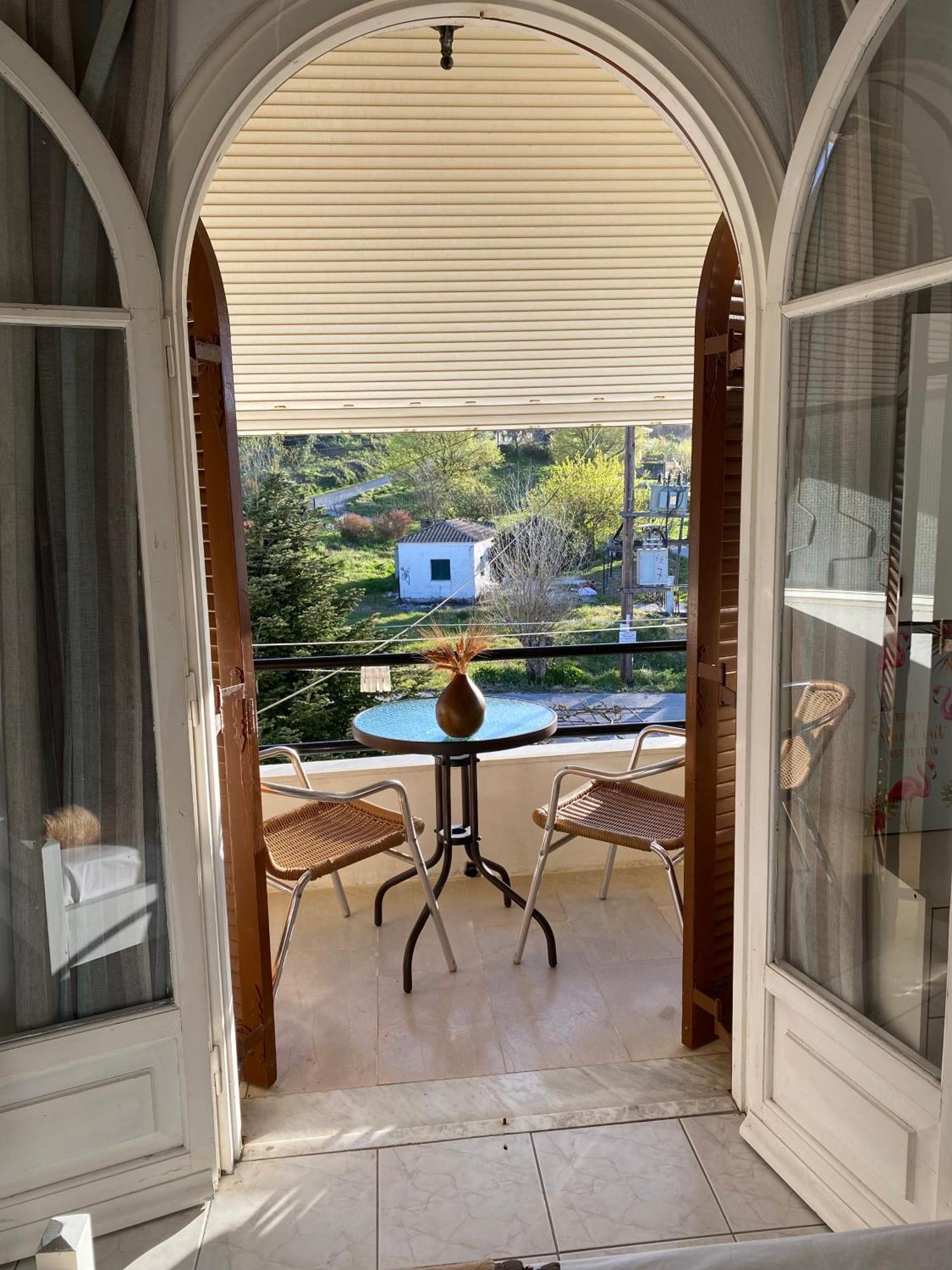 Appartement Olive ,balcony With Mountain View, Kitchenette, 1km To ,by Likeyourhome