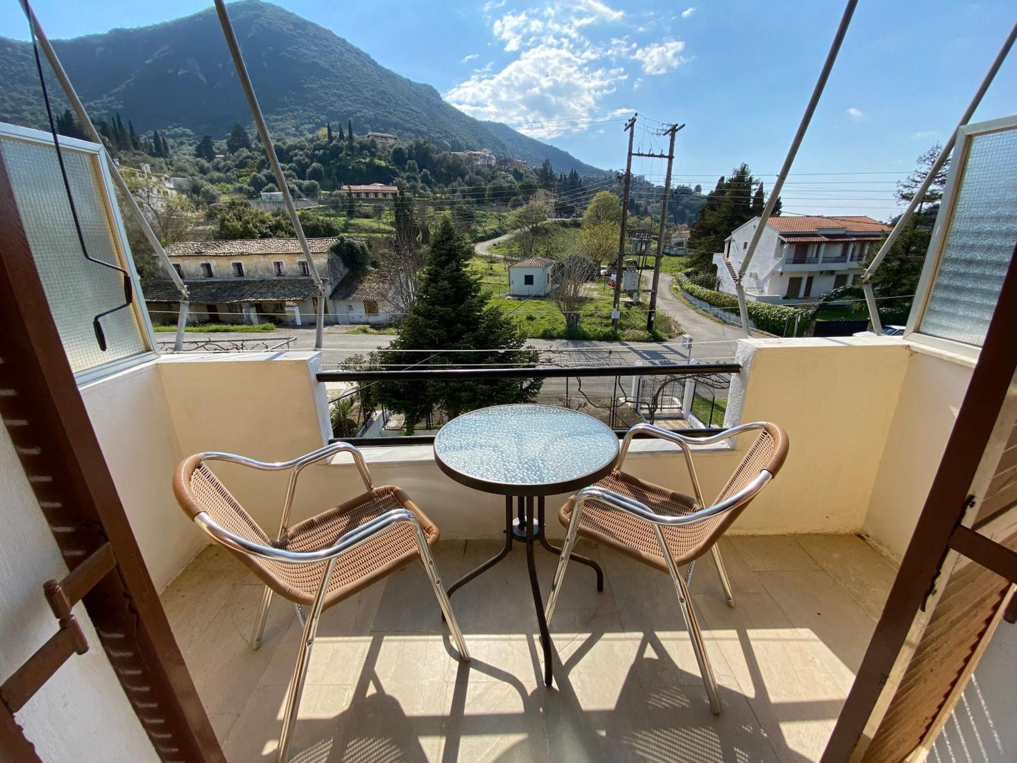 Olive ,balcony With Mountain View, Kitchenette, 1km To ,by Likeyourhome Appartement *