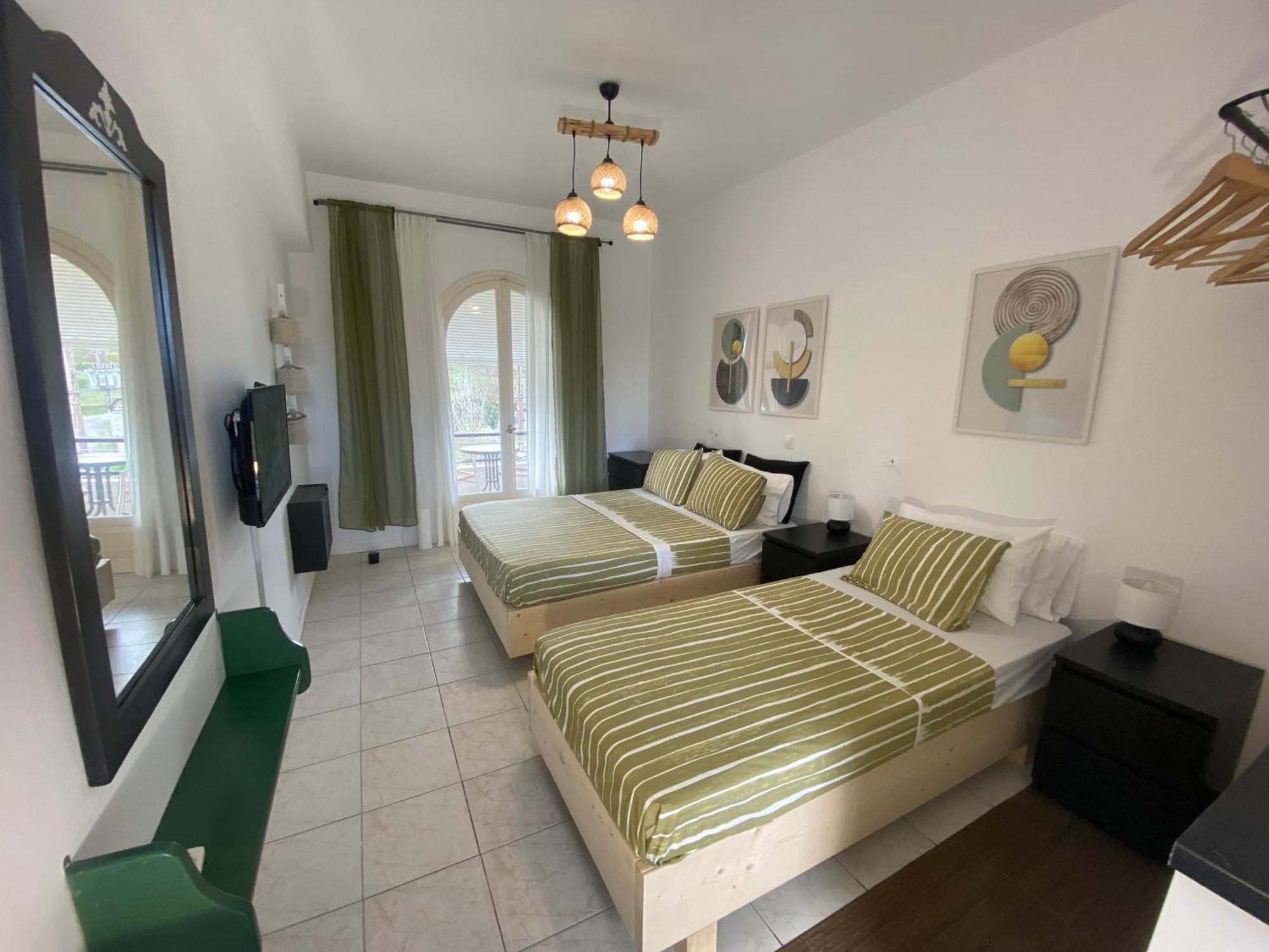 Olive ,balcony With Mountain View, Kitchenette, 1km To ,by Likeyourhome Ermones