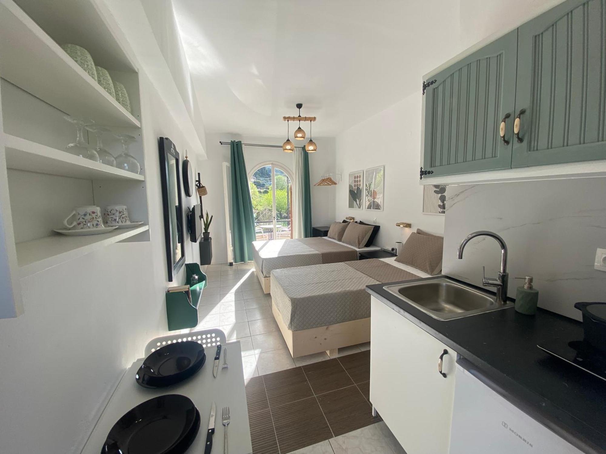 Olive ,balcony With Mountain View, Kitchenette, 1km To ,by Likeyourhome Appartement