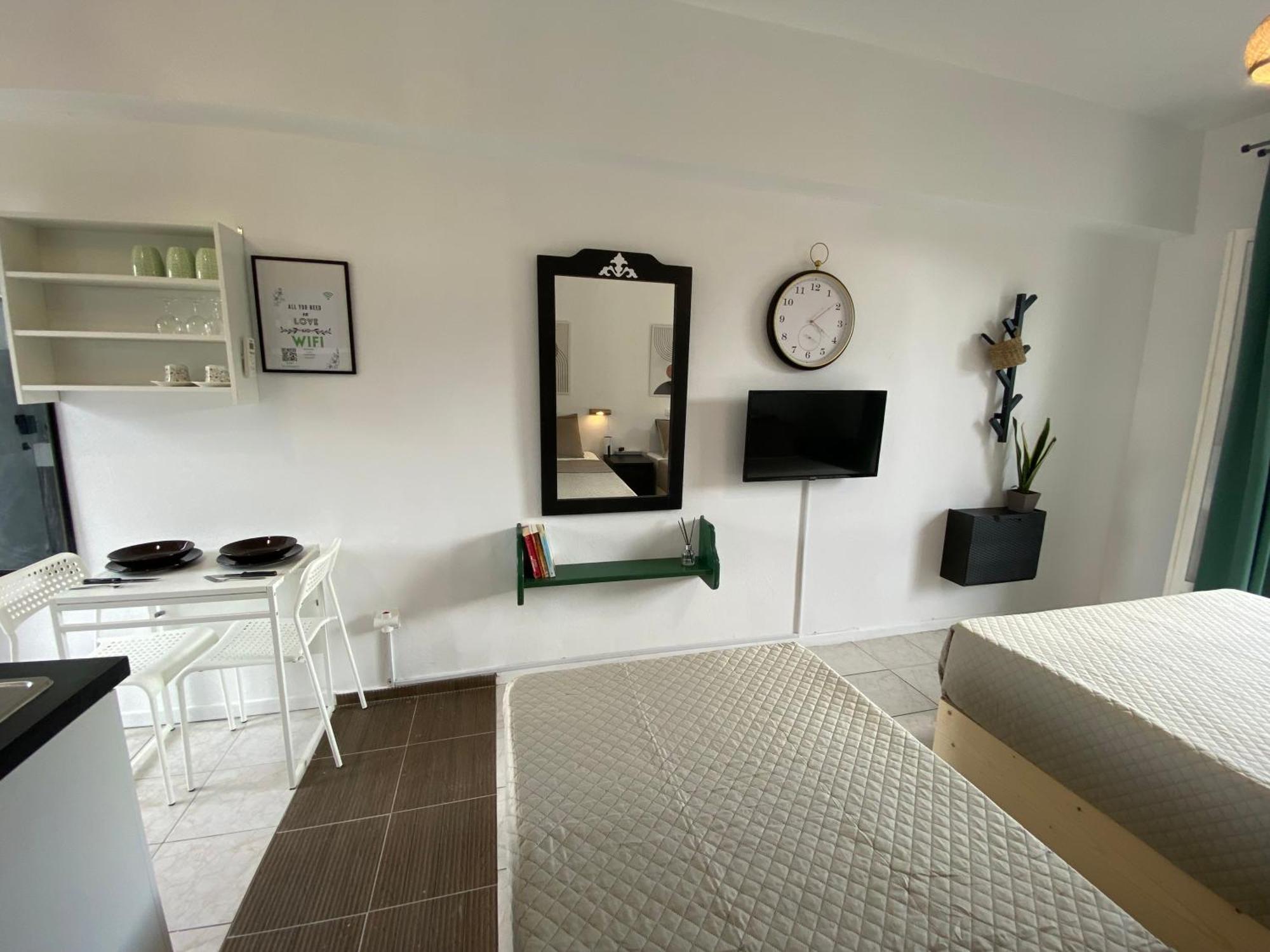 Olive ,balcony With Mountain View, Kitchenette, 1km To ,by Likeyourhome * Ermones
